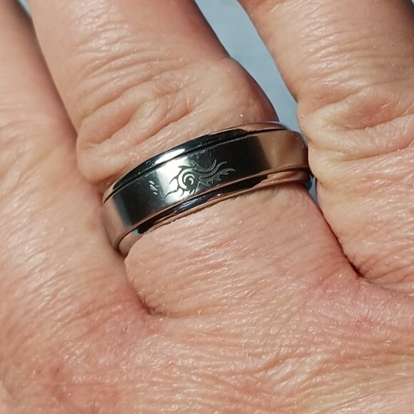 Vintage Surgical Steel Silver Tribal Spinner Fidget Anxiety Ring Size 13 - Picture 3 of 11